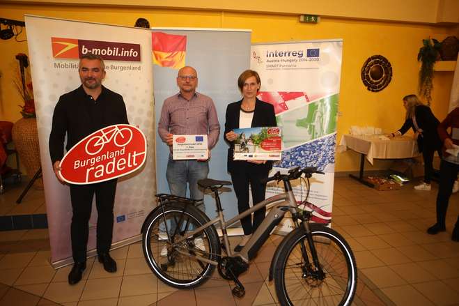 Landesrat Mag. Heinrich Dorner, Referatsleiter Hannes Klein (Land Burgenland) und DI Christine Zopf-Renner, Leiterin der Mobilitätszentrale Burgenland