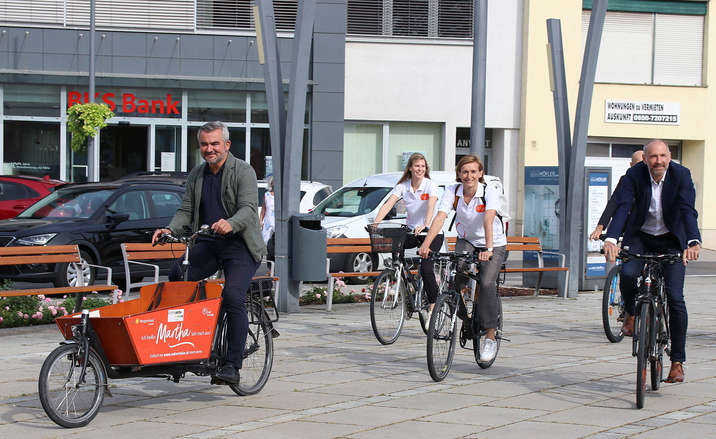 V.l. LR Heinrich Dorner, Pamela Gumpinger und Christine Zopf-Renner von der Mobilitätszentrale Burgenland, Gesamtverkehrskoordinator Peter Zinggl bei der Präsentation der Radfreude KonzertTour