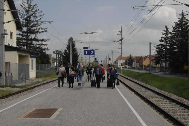Teilnehmer sind am Bahnhof angekommen