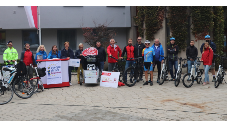 Gruppenfoto Grenzüberschreitende Radfahrt