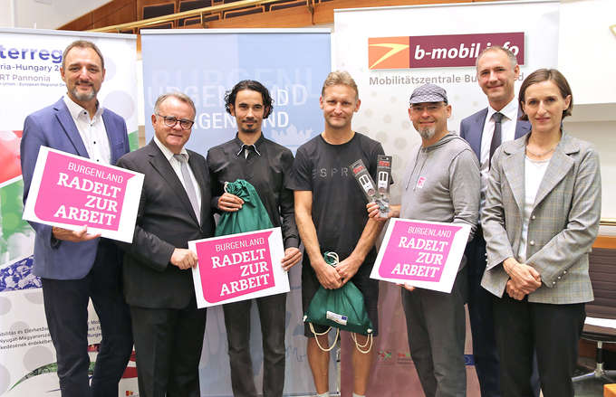 Ehrung für das Siegerteam von der Netz Burgenland. V.l.: AK-Präsident Gerhard Michalitsch, LH Hans Niessl, Hannes Puschitz, Christian Handler, Alec Hager von der Bundeskampagne „Radelt zur Arbeit“, Mag. Peter Zinggl, Verkehrskoordinator Burgenland, DI Christine Zopf-Renner, Leiterin Mobilitätszentrale Burgenland