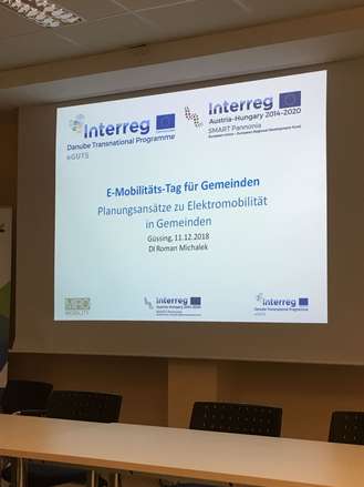 Präsentationsfolie Roman Michalek