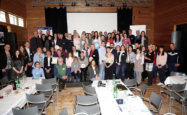 Gruppenfoto aller Teilnehmer