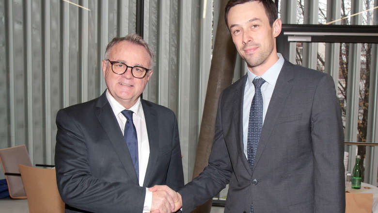 Landeshauptmann Hans Niessl konnte beim grenzüberschreitenden Expertenforum auch den stellvertretenden Staatssekretär im ungarischen Außenministerium Péter Kiss-Parciu begrüßen