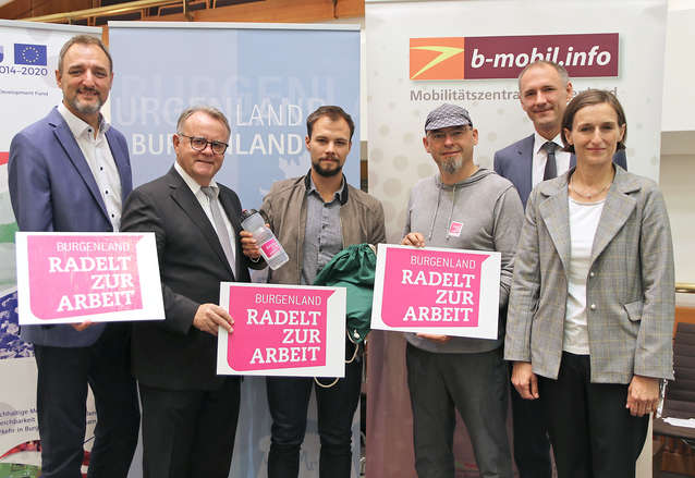 AK-Präsident Gerhard Michalitsch, LH Hans Niessl, Sieger Tristan Perschy, BH Eisenstadt-Umgebung, Alec Hager von der Bundeskampagne „Radelt zur Arbeit“, Mag. Peter Zinggl, Verkehrskoordinator Burgenland, DI Christine Zopf-Renner, Leiterin Mobilitätszentrale Burgenland