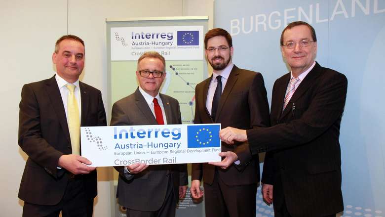 Landeshauptmann Hans Niessl mit Partner des Projekt bei der Pressekonferenz