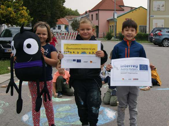 Kindergruppe mit Edgar