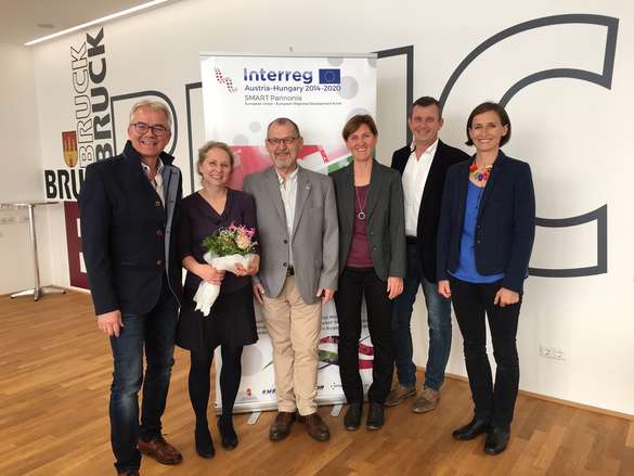 Bürgermeister Gerhard Weil, Britta Fuchs (NÖ Regional), Dietmar Mayer (ÖBB), Tina Wurm (Mobilitätszentrale Burgenland), Vizebürgermeister Gerold Eder, Christine Zopf-Renner (Mobilitätszentrale Burgenland)